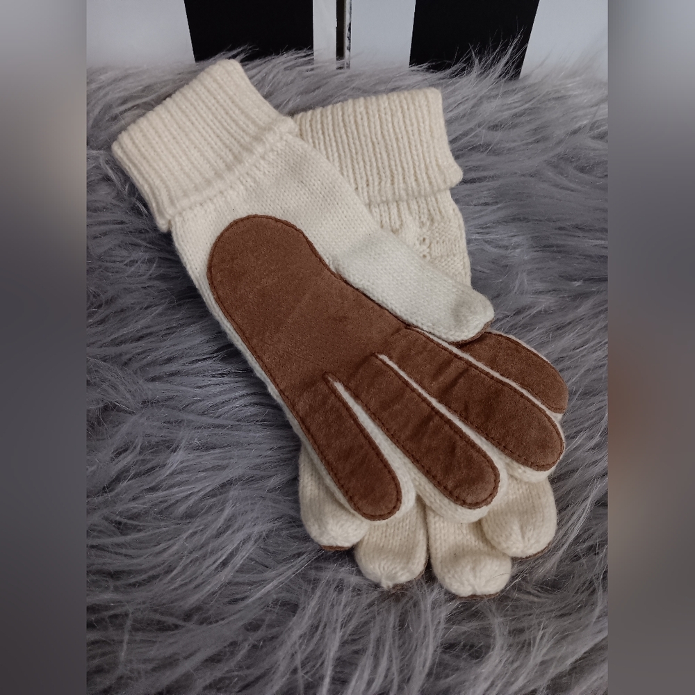 Knit And Faux Suede Gloves